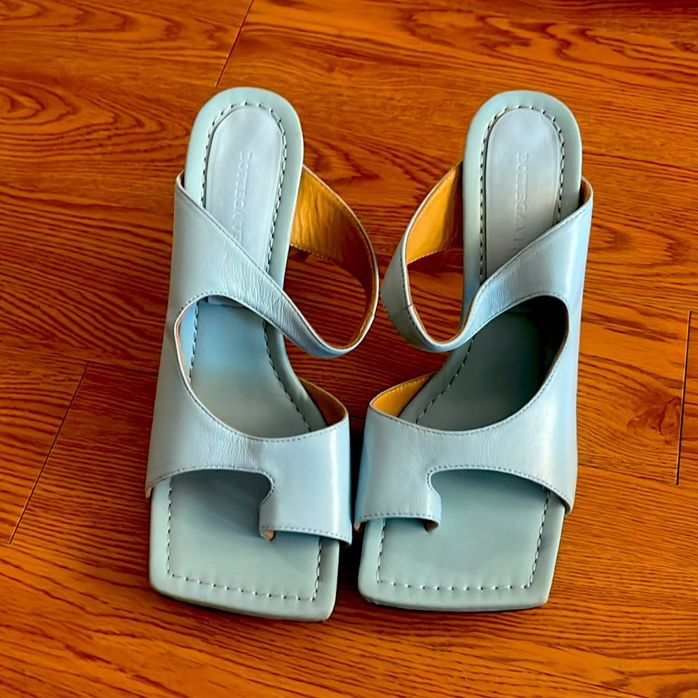 Bottega Veneta heel dress slippers.